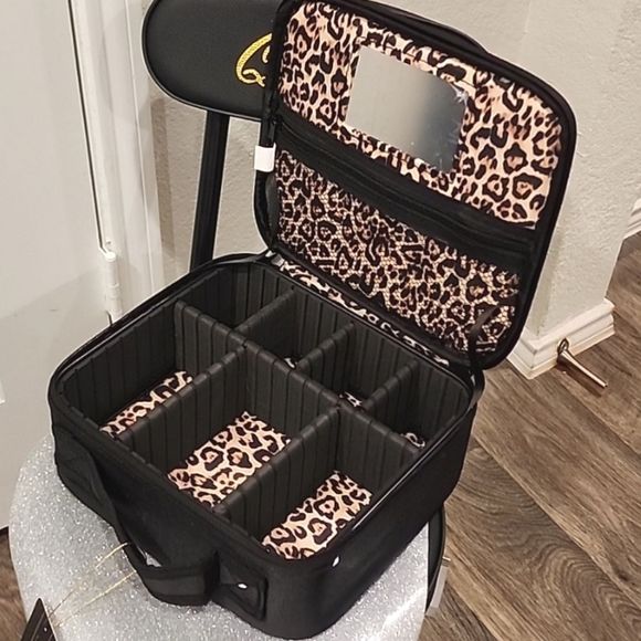 So Chic Travel Case w/Adjustable Dividers- Black - Picture 4 of 7